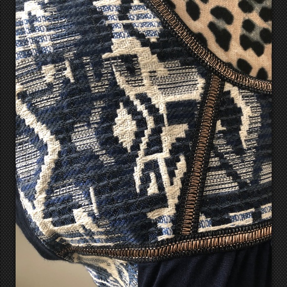 W5 Aztec Sleeveless Top Size Med Worn 1x - Picture 3 of 5